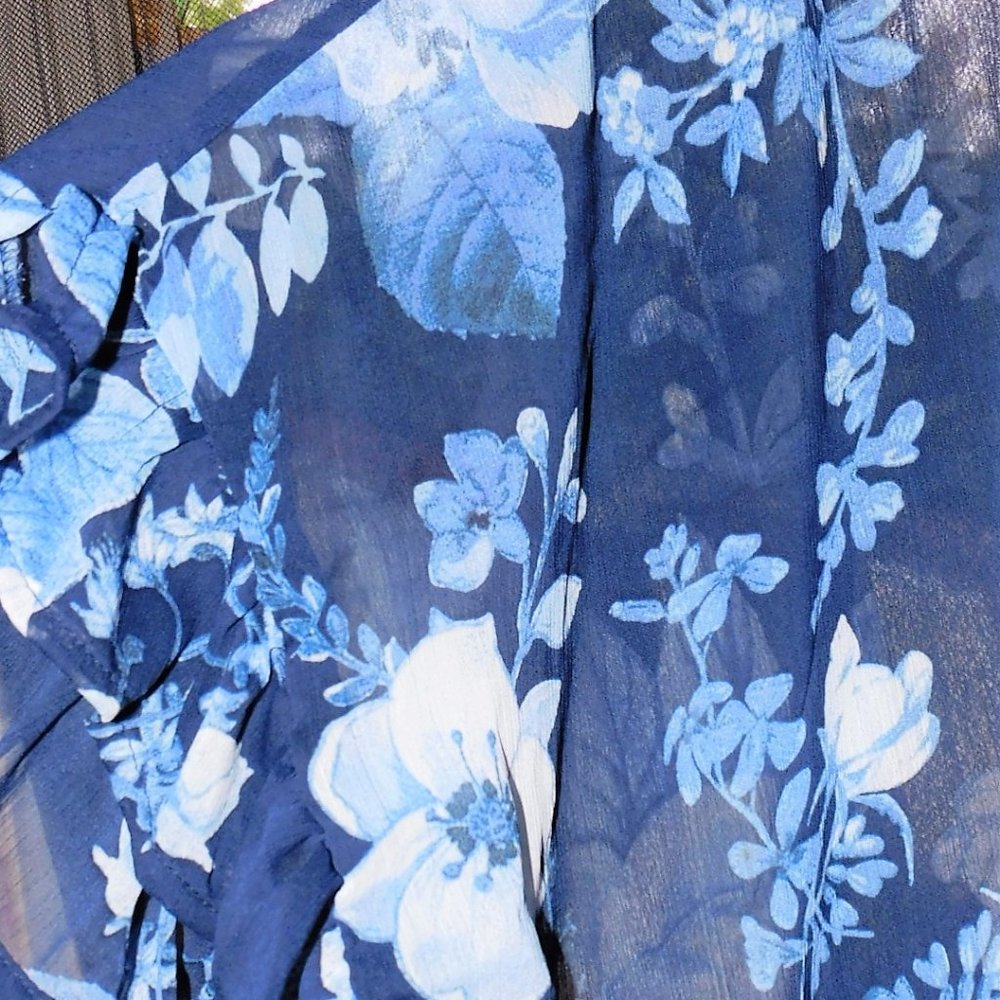 Cato Blue Floral Sheer Kimono XL (16W-20W) - Picture 5 of 5